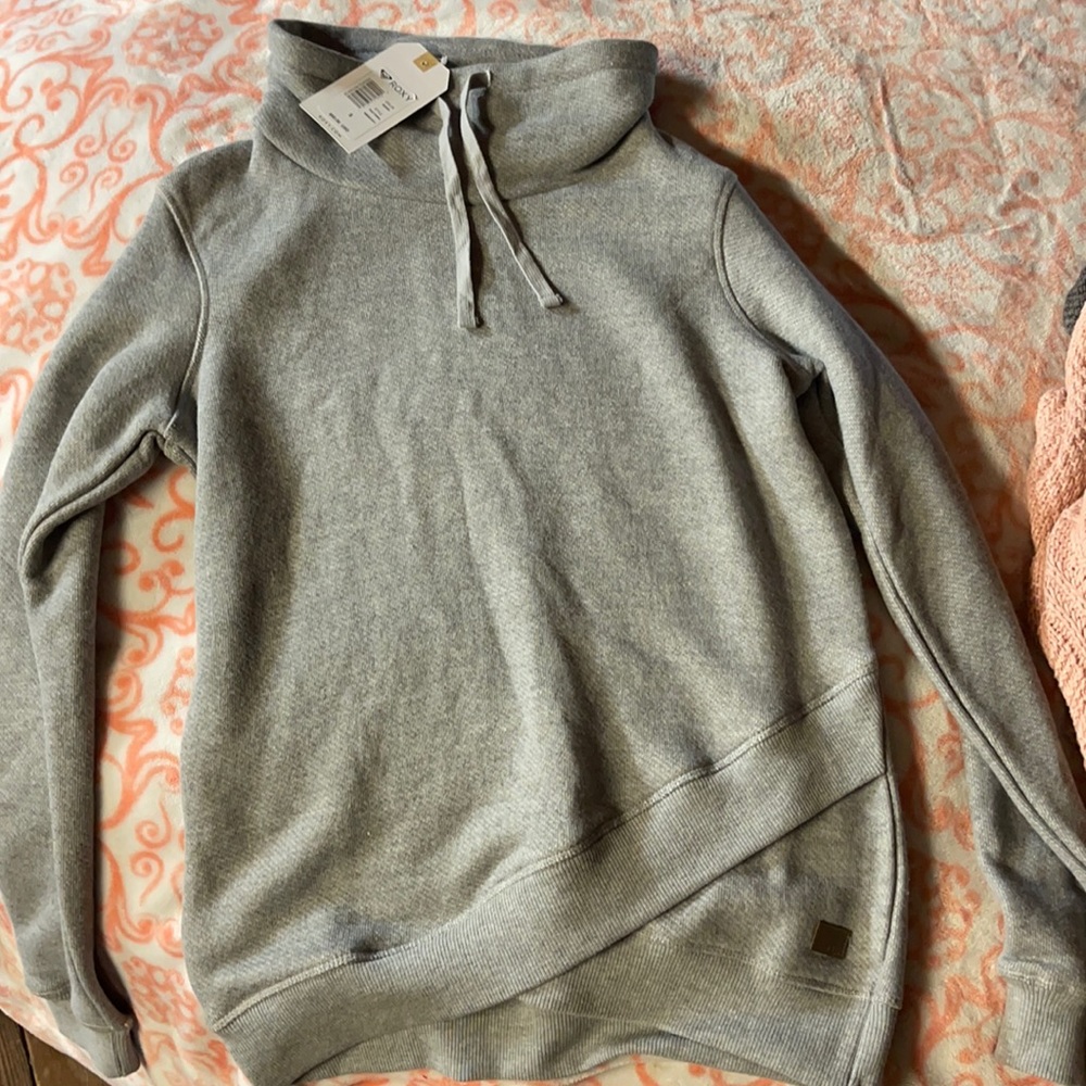 Brand New Roxy turtleneck sweater, Size Small
